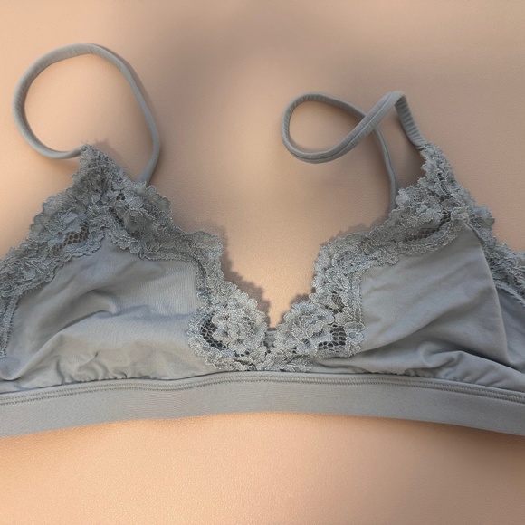 Skims Fits Everybody Lace Triangle Bralette, Denim Blue, Size Medium, NEW - Picture 2 of 3